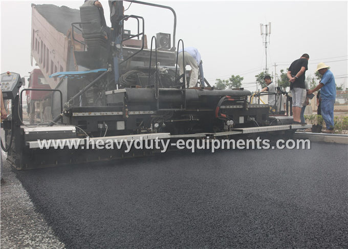 El asfalto ultrafino DGT900 pavimenta con el motor de Deutz y transporta la anchura 3M